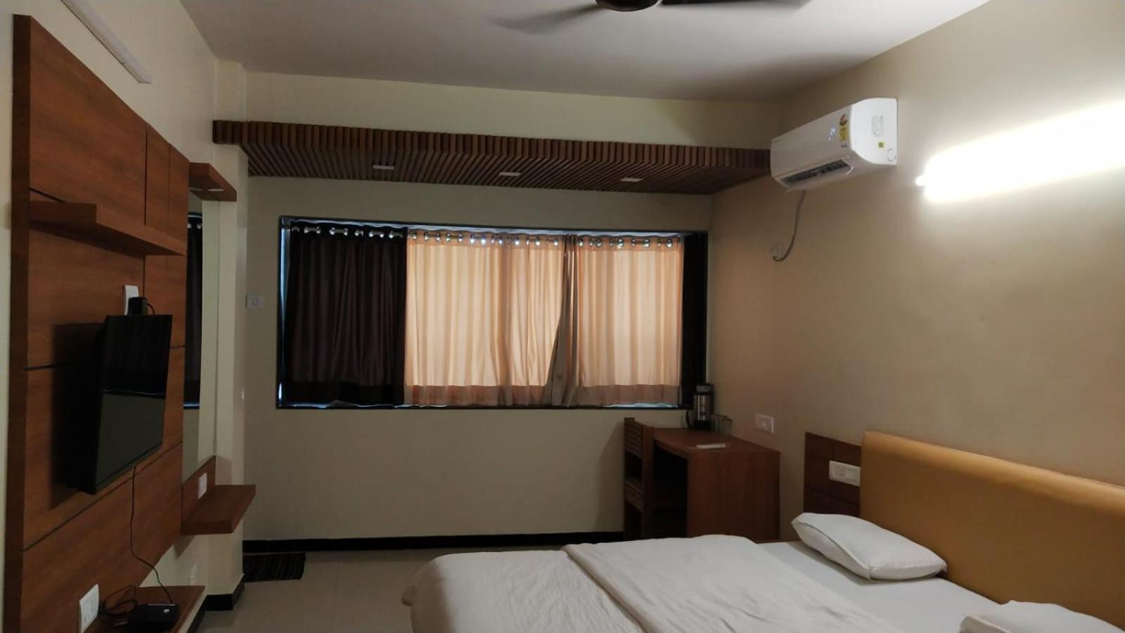 Hotel Vaishali Nashik Zewnętrze zdjęcie