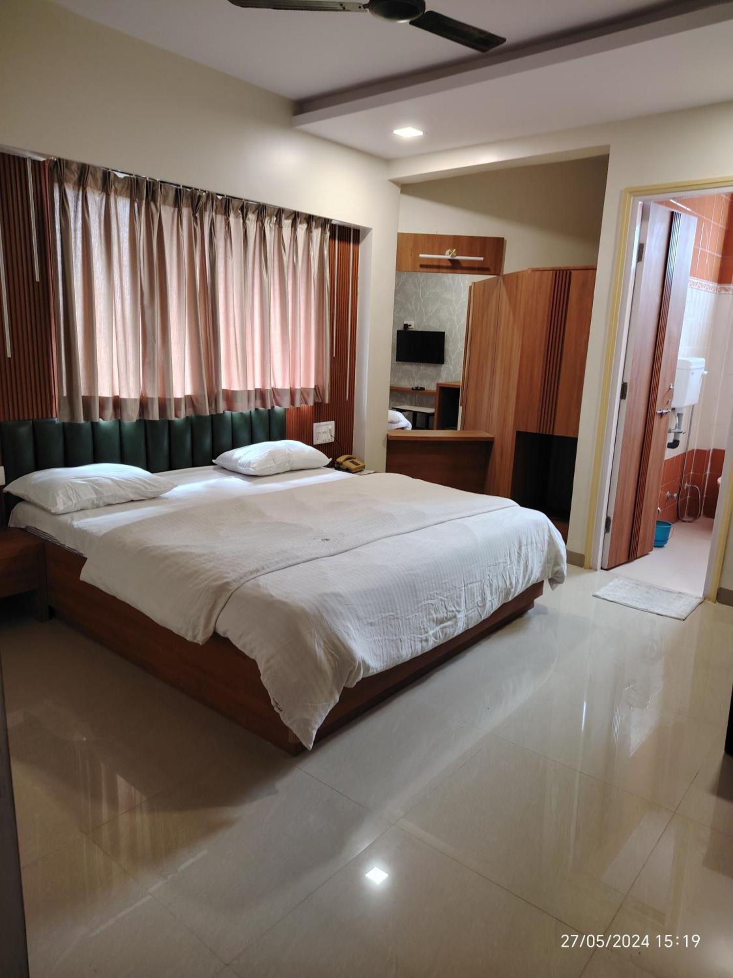 Hotel Vaishali Nashik Zewnętrze zdjęcie